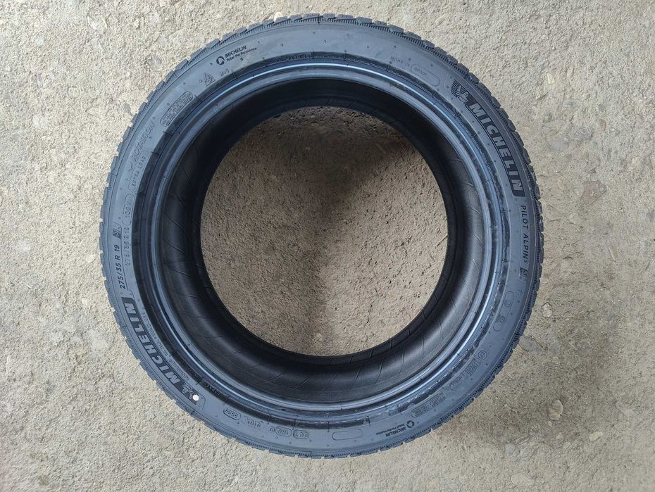 2 Нови зимни гуми 275/35R19 Michelin Pilot Alpin 5*(BMW) XL 100V M+S 3PMFS RFID с борд