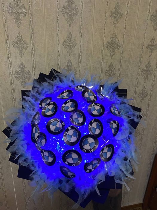 BMW koʻrnshdagi buketmiz