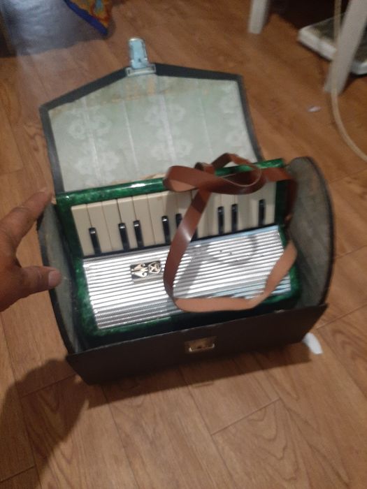 Продам баян советский