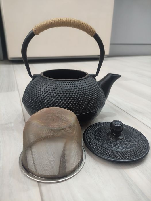 Чайники чугунные