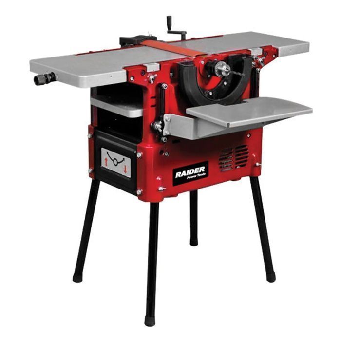 Masina combinata pentru tamplarie cu functii de debitare taiere, rinde