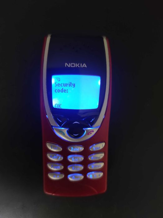 Vând Nokia 6210 și Nokia 8210 ecran albastru
