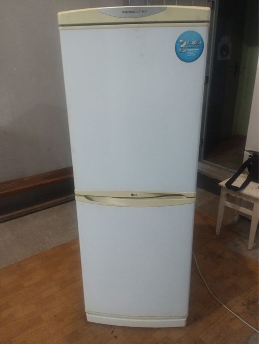 Продам холодильник