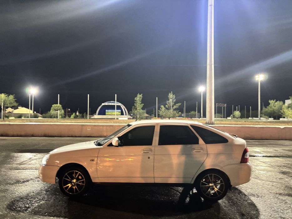 Продам приору  1