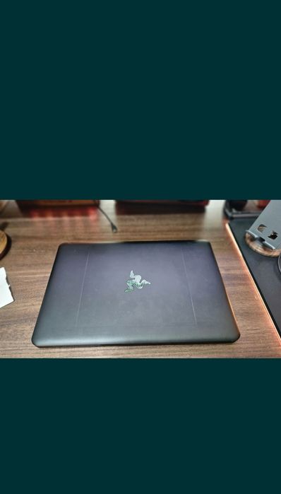 Сенсорный ноутбук Razer blade v14