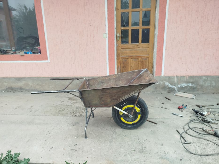 Тележка. Арба. Тачка .