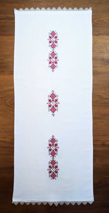 бродиран тишлайфер с българска шевица