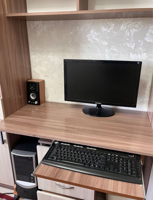 Стенка с компьютерным столом