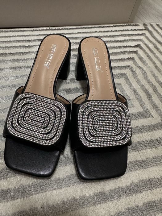 Босоножки женские