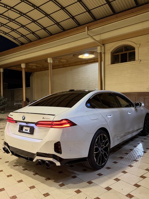 BMW i5edrive M40L