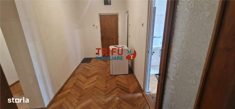 Apartament 3 camere, 2 bai, garaj, boxa zona Cetate — fotografia 3