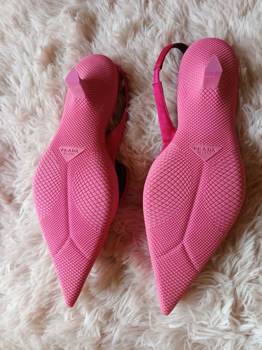 Prada сандали сатен