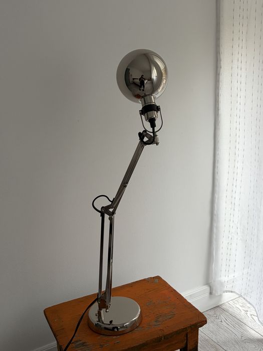 Lampă metalică de birou