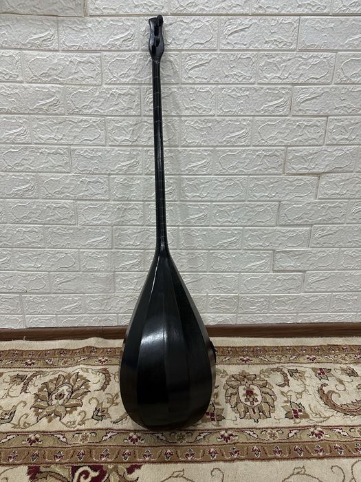 Продам срочно  комбоусилитель,домбра,микрофон