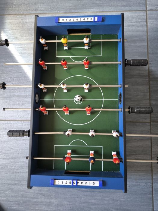 Vand masa de fotbal cu 18 jucatori