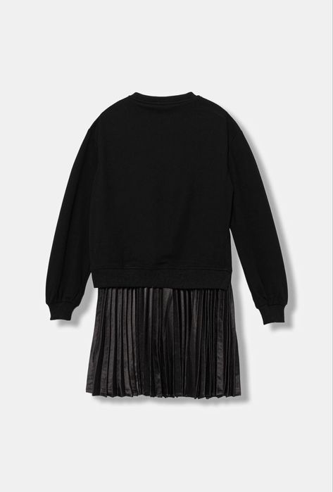 Рокля Guess от детската серия 16у, отговаря на С-М