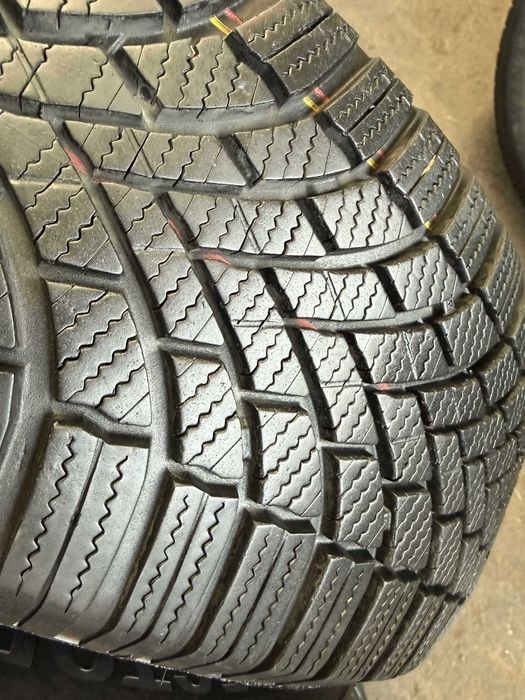 4x Anvelope iarna 215/65 R17 - Bridgestone Blizzak LM005