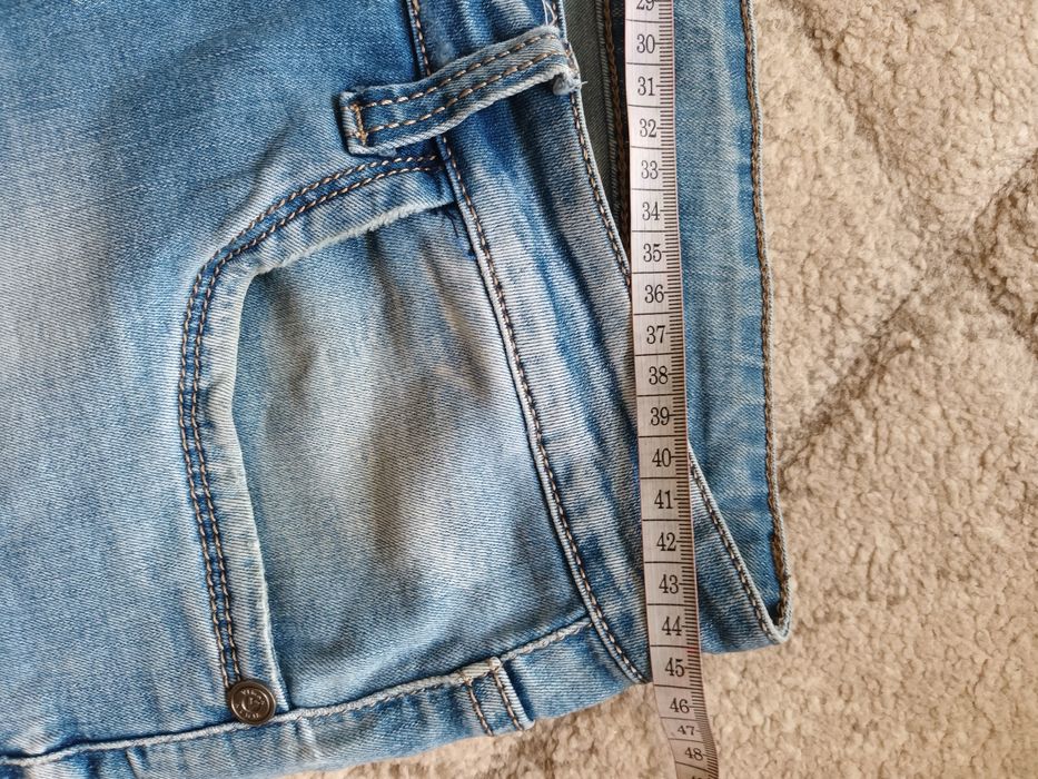 Мъжки дънки малко носени