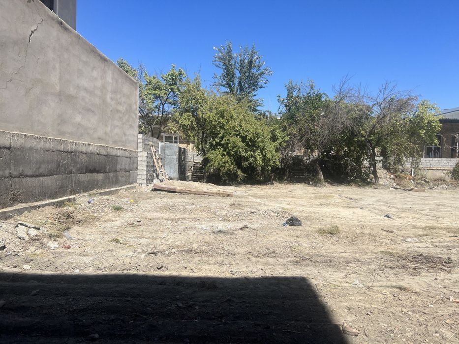 Продаётся земелный участок в центри города,Ориентр Унверситет,1 соток