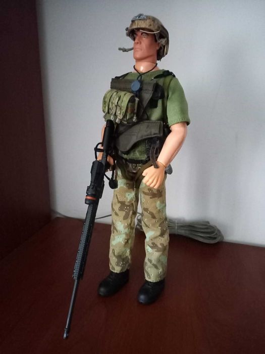 figurina action figure 30cm 1/6 soldat cu casca pusca luneta pistol