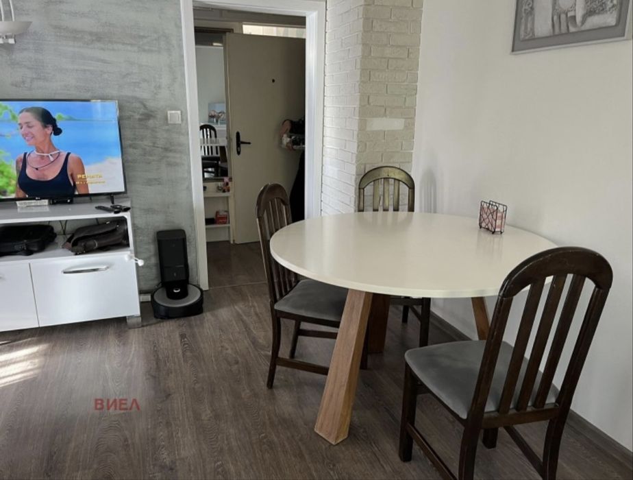 Продава се Тристаен апартамент в Пловдив, Христо Смирненски - 64 кв.м за 1922 €/кв.м - Снимка #2