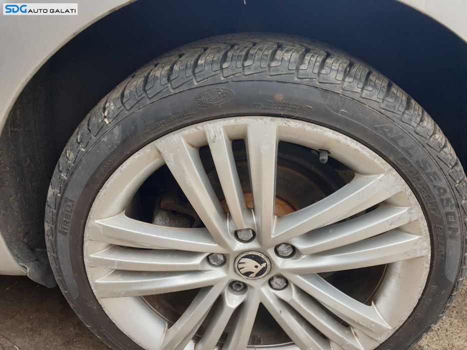 Set 4 Jante Roti Aliaj TRINITY 225 40 18 R18 5x112 Skoda Octavia 3 2013 - 2017 [C5374]