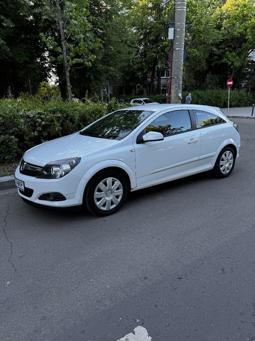 Opel Astra H  GTC. 1.9 CDTI