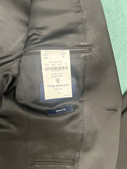 Продам смокинг новый