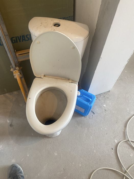 Продается унитаз