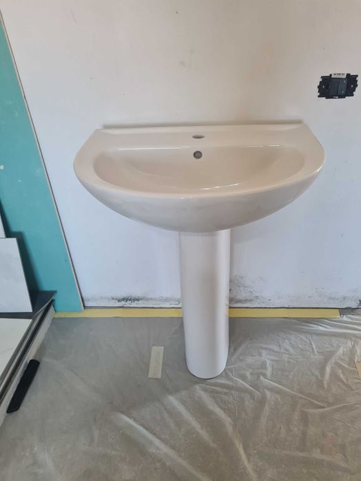 Wc  Ideal Standard+ chiuveta cu picior nefolosite,stare foarrye buna