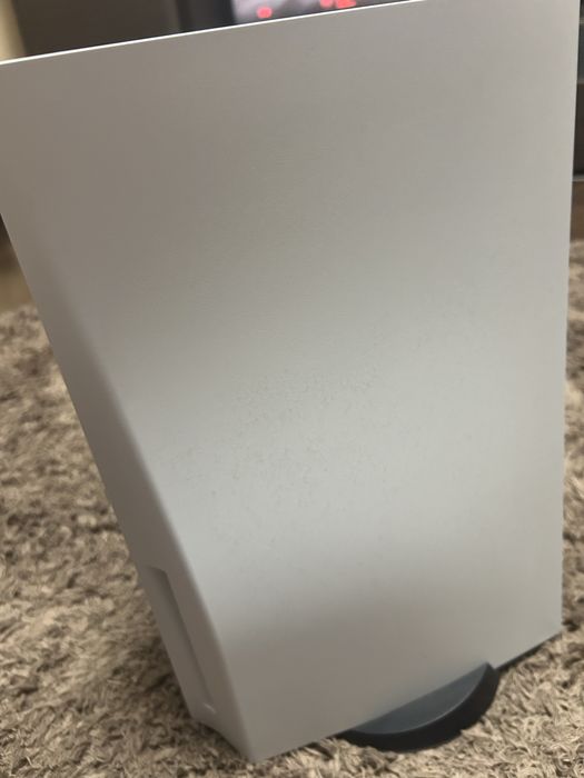 Vand ps5 + 2 jocuri /