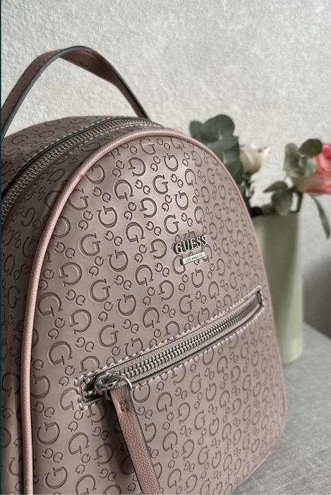 Рюкзак Guess