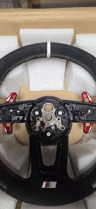 Volan Audi cu încălzire  piele alcantara si piele perforata