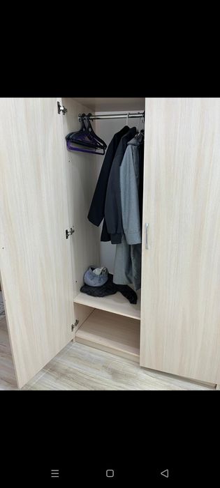 Продам прихожий шкаф