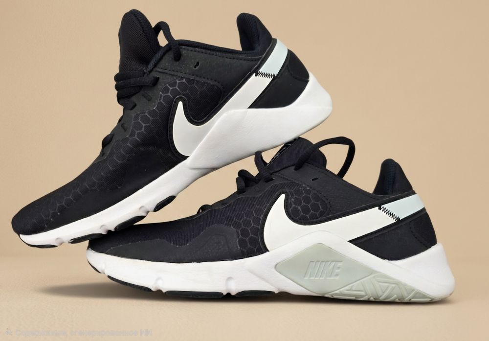 Продам кроссовки Nike Legend Essential