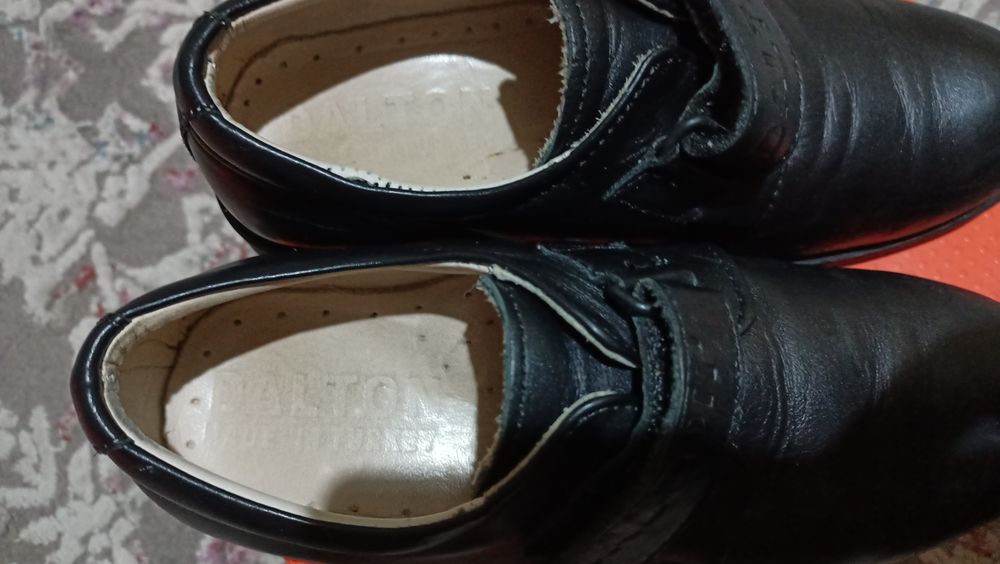 Продам детские туфли