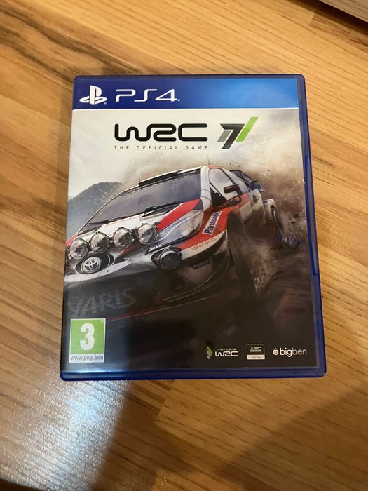 Плейстейшън 4 слим с 2 контролера и 9 игри