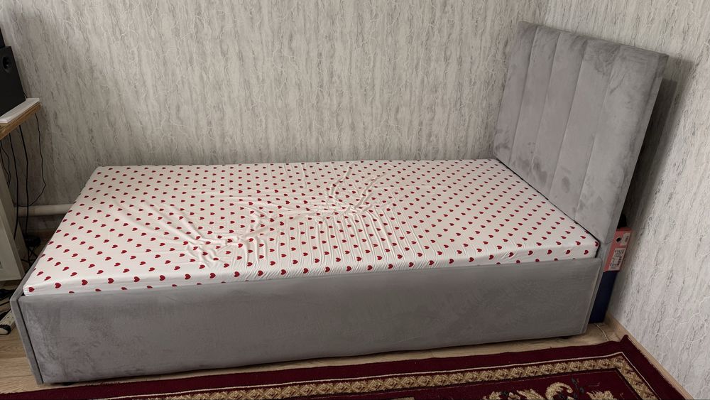 Диван для спальни