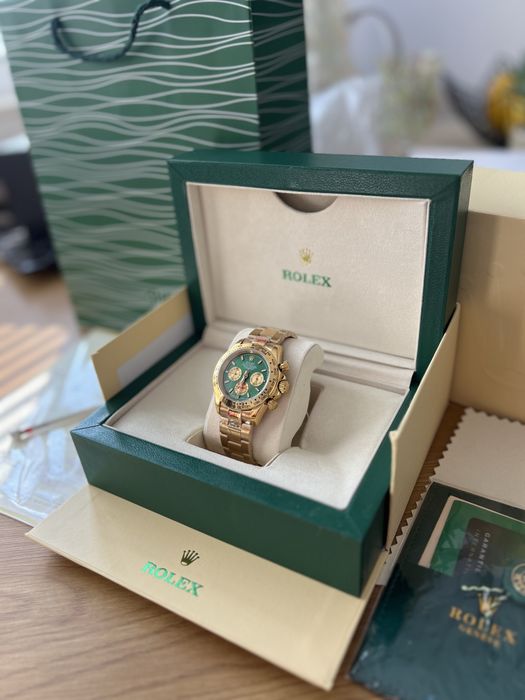 Rolex Daytona Cosmograph Gold And Green Dial Metal Strap 40 mm