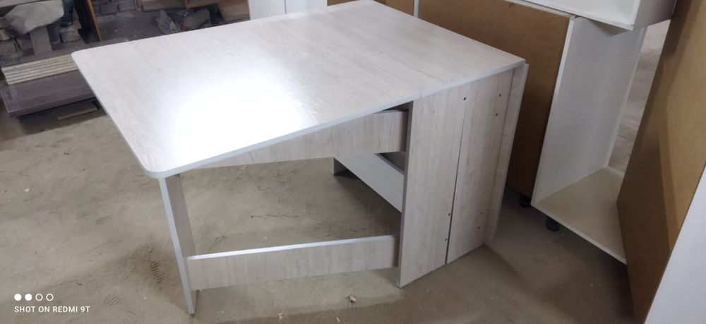 Стол книжка новая