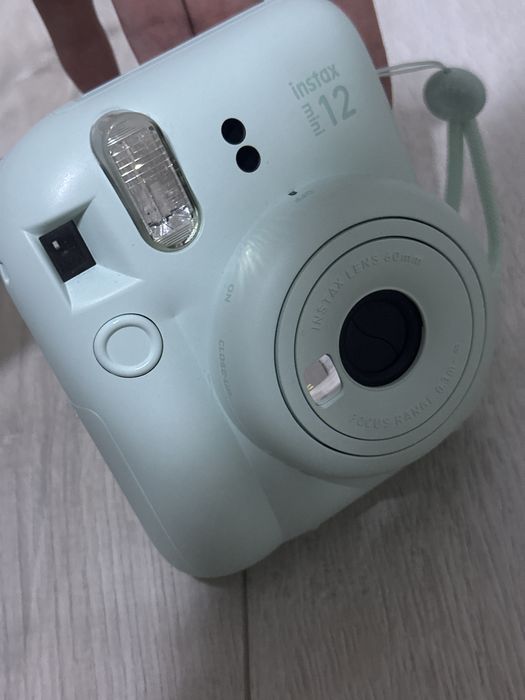 Instax 12 mini.
