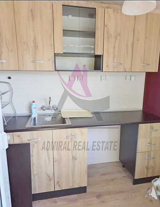 Атрактивна Цена! Полуобзаведен Тристаен- Възраждане 3