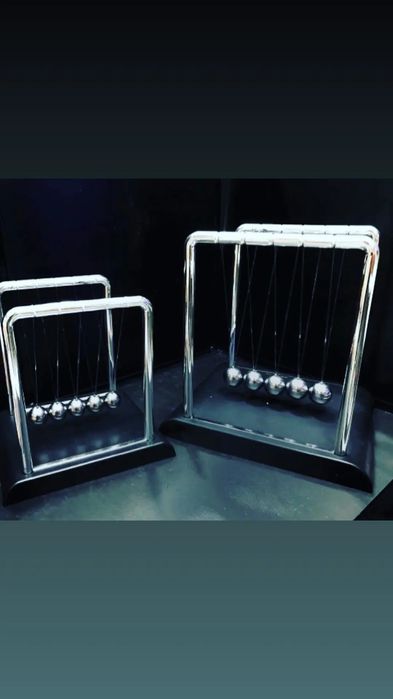 Маятник Ньютона в наличии