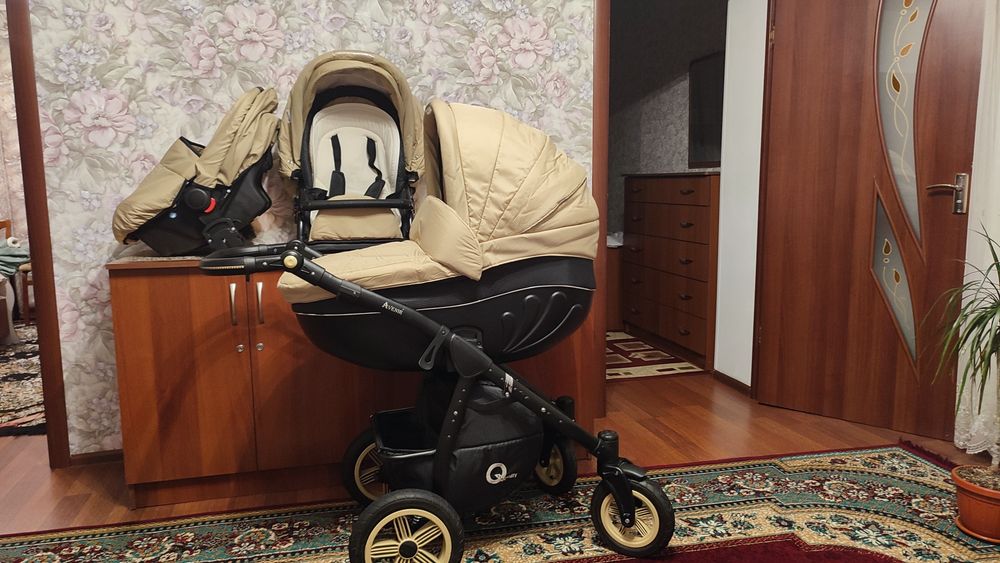Детская коляска.