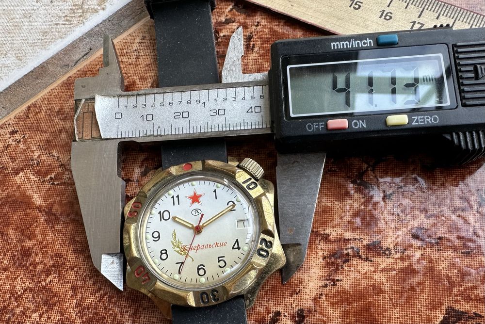 Руски механивен часовник командирски Восток,90 години