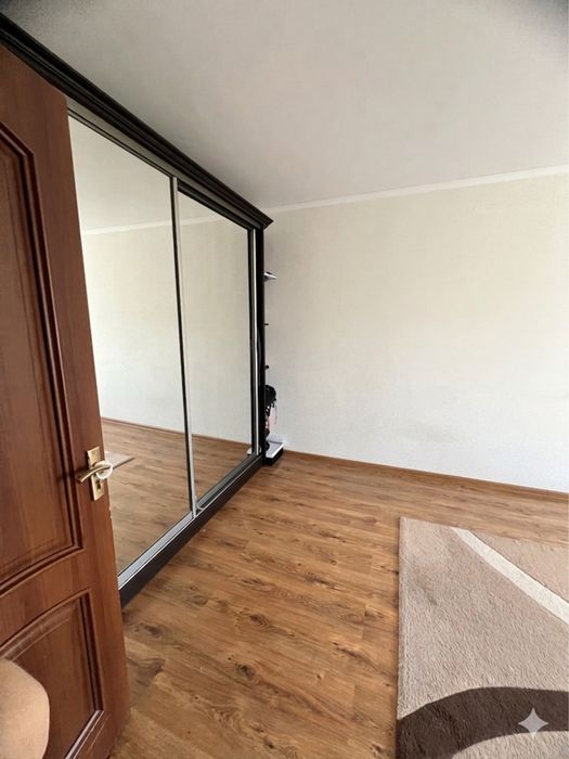 Продам 1 комн Горького 27