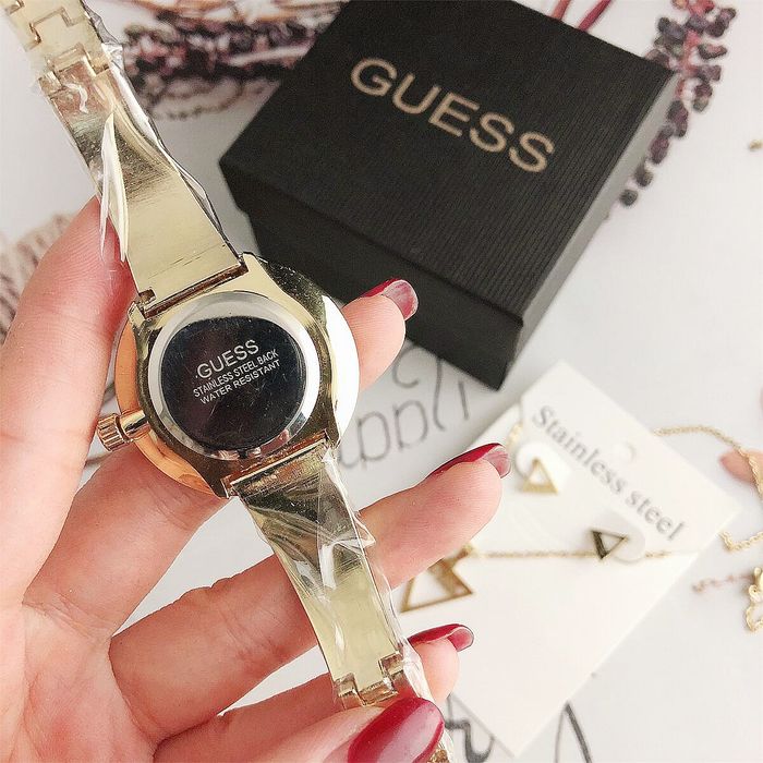 Дамски ръчен часовник Guess