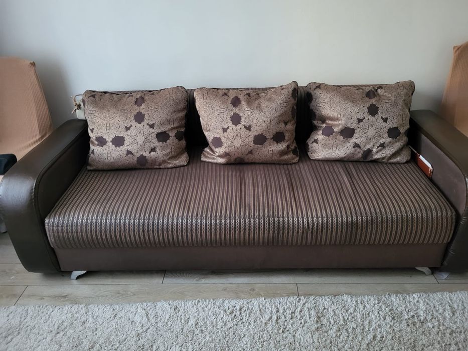 Продам диван в гостиную
