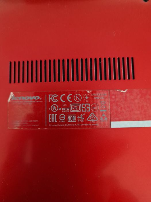 Laptop Lenovo i5 8GB ram si placa video dedicata NVIDIA GeForce