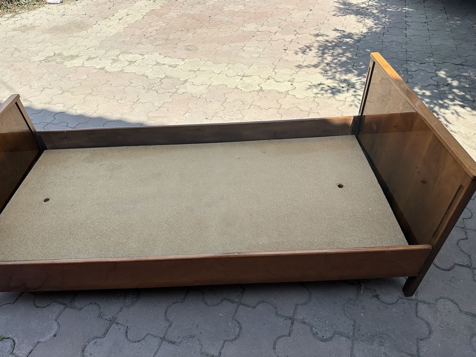 Продам кровать из настоящего дерева